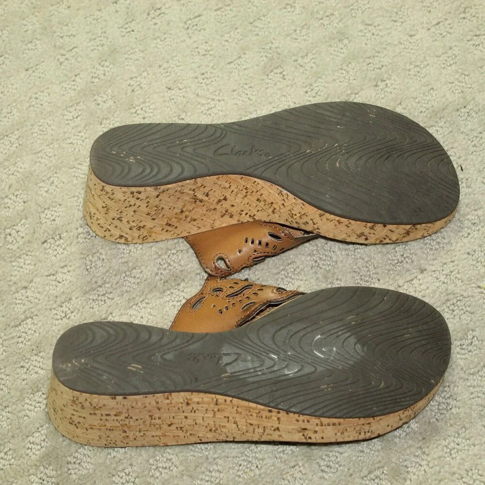 Clarks Women's 6.5 Brown Laser Cut Leather Cork Wedge Thong Sandals